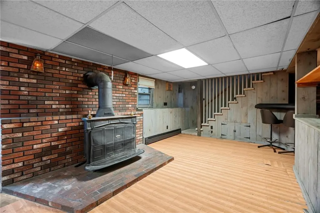 180 Hollis Avenue Warwick RI 02889