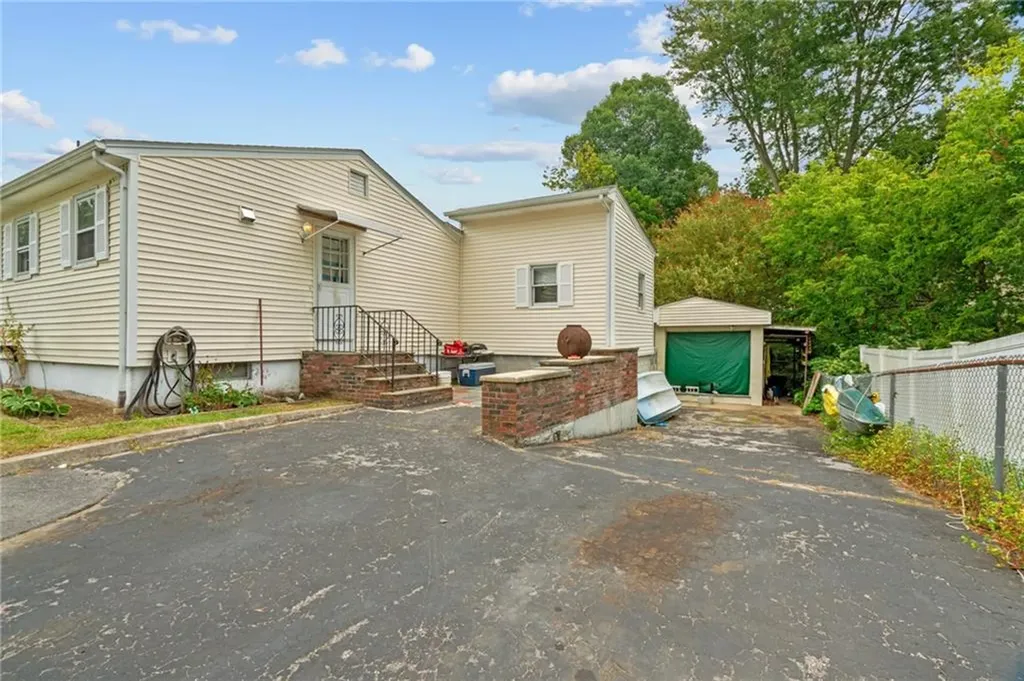 180 Hollis Avenue Warwick RI 02889