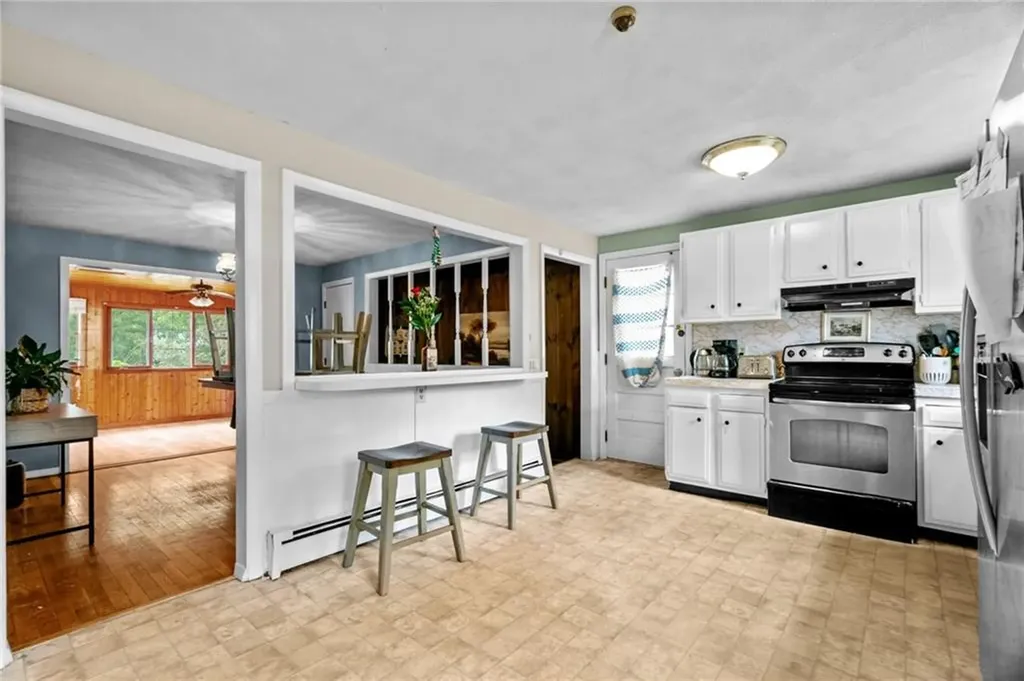 180 Hollis Avenue Warwick RI 02889