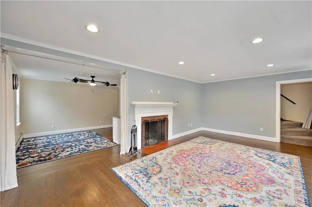 12 Welfare Avenue Cranston RI 02910