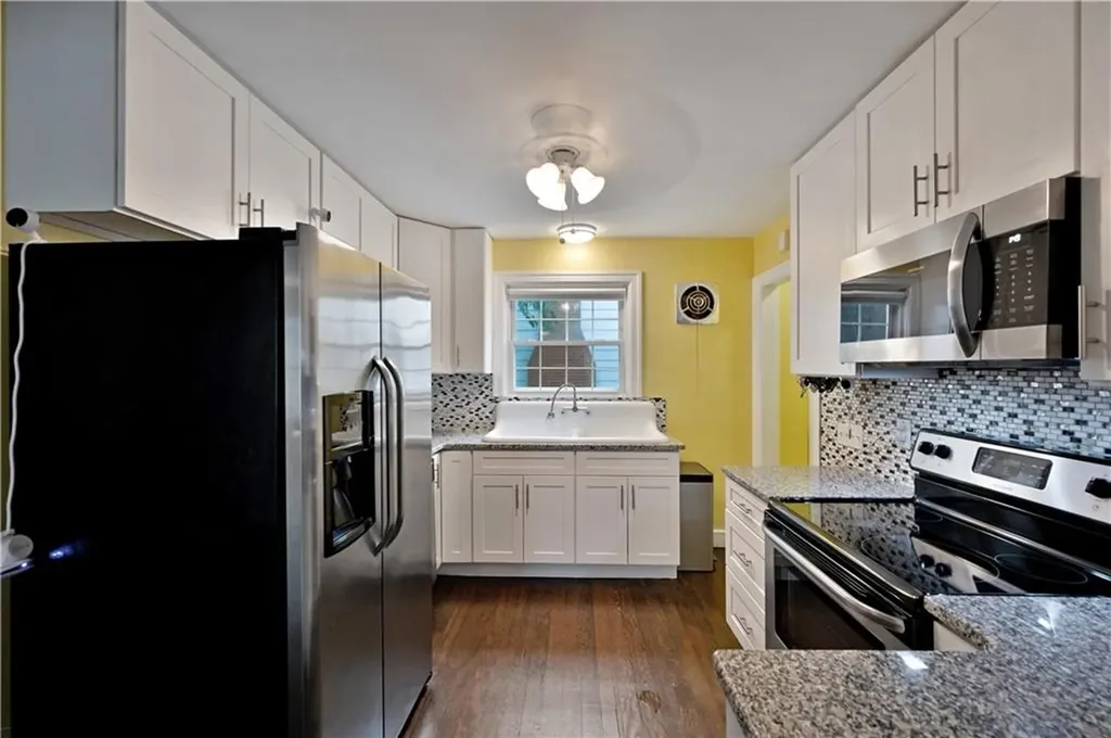 12 Welfare Avenue Cranston RI 02910