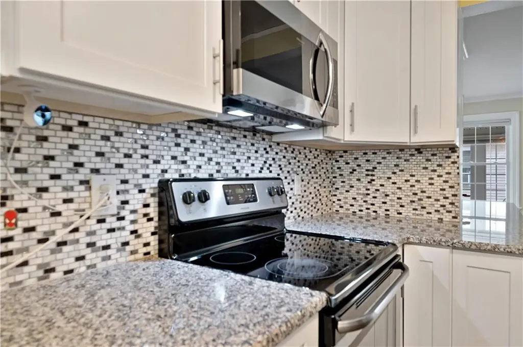 12 Welfare Avenue Cranston RI 02910