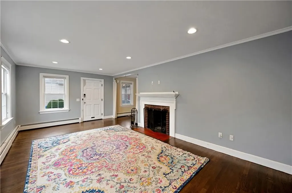 12 Welfare Avenue Cranston RI 02910