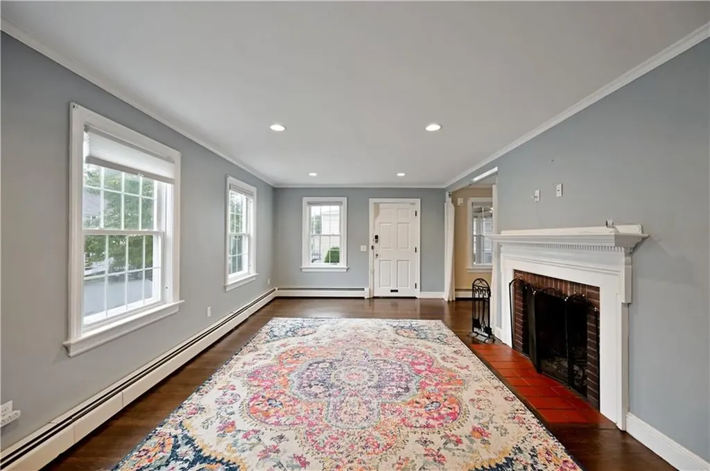 12 Welfare Avenue Cranston RI 02910