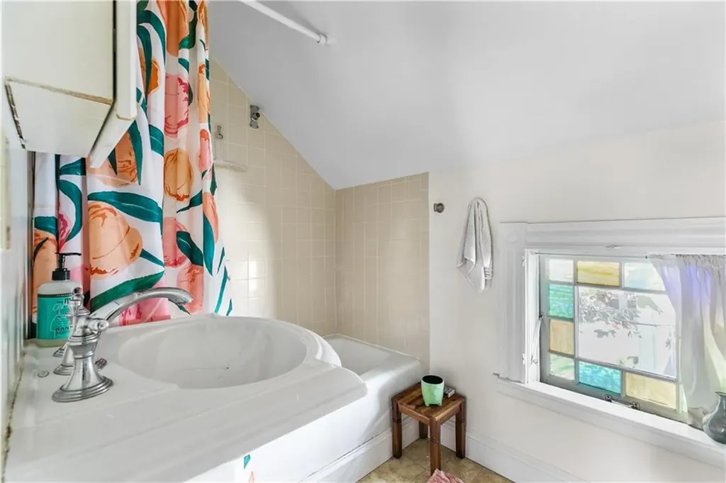 37 Thurston Avenue Newport RI 02840
