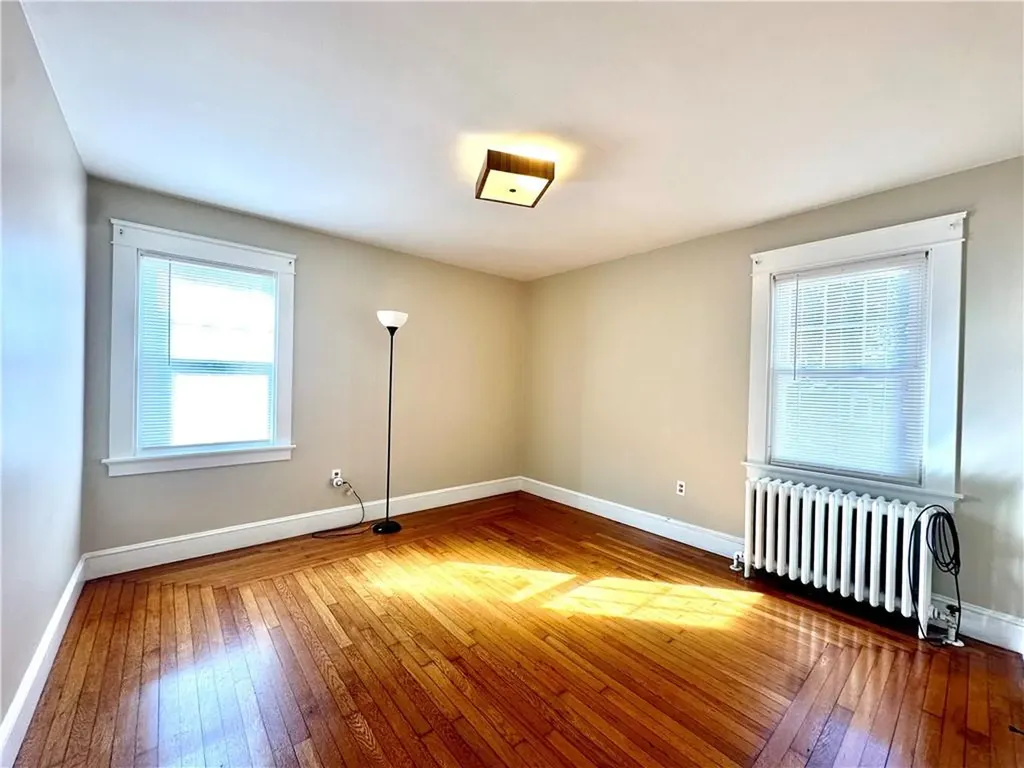 25 Boulevard Middletown RI 02842