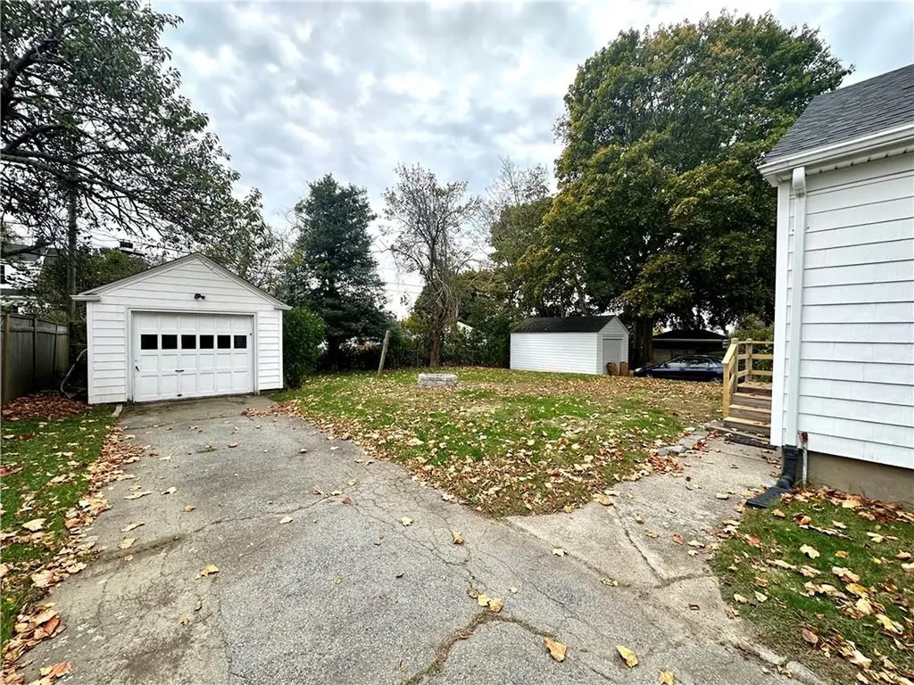 25 Boulevard Middletown RI 02842
