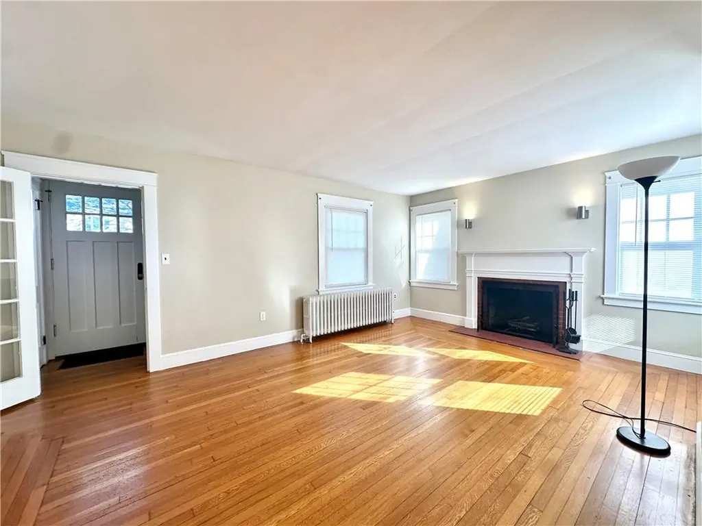 25 Boulevard Middletown RI 02842