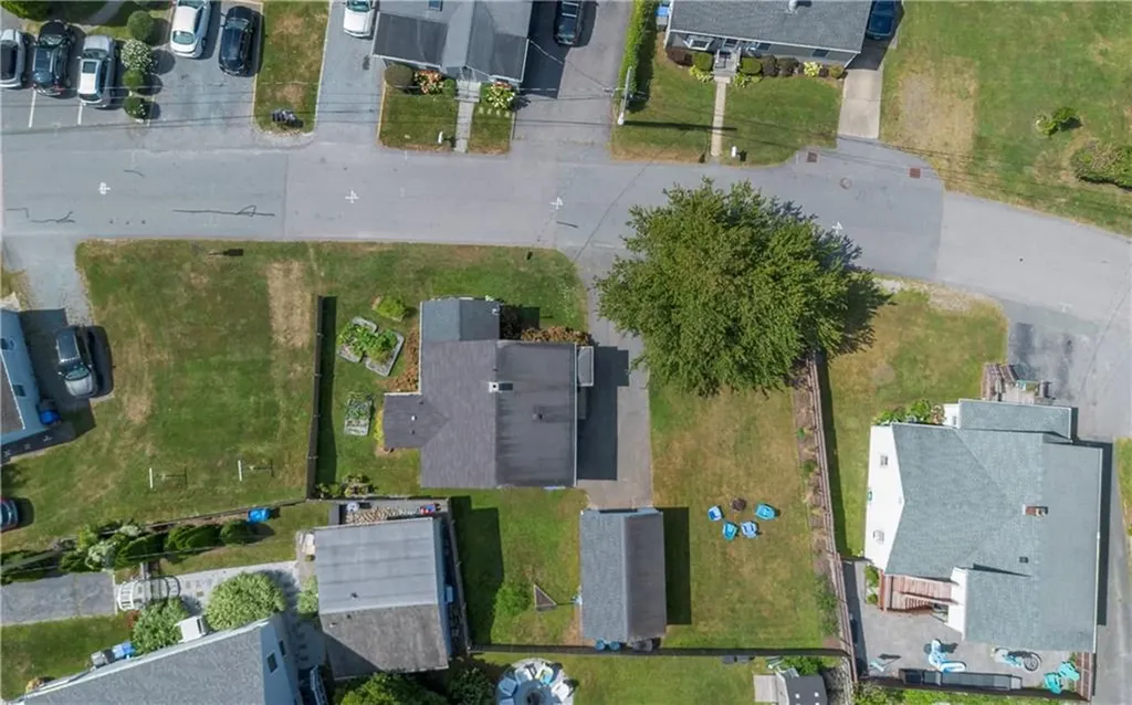 15 Seascape Avenue Middletown RI 02842