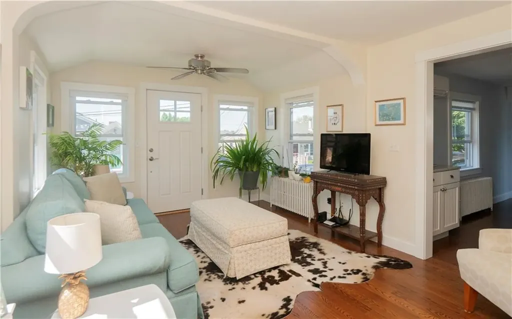 15 Seascape Avenue Middletown RI 02842