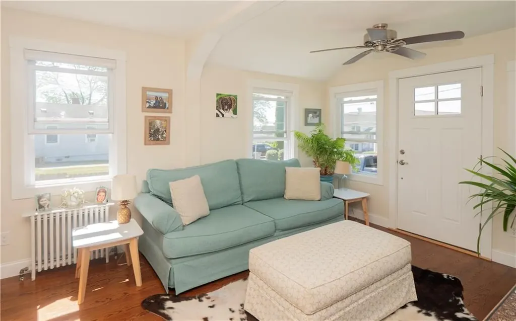 15 Seascape Avenue Middletown RI 02842