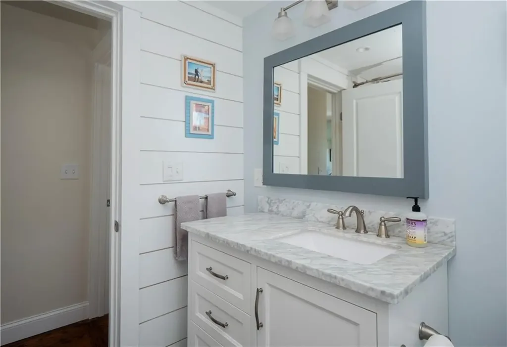 15 Seascape Avenue Middletown RI 02842