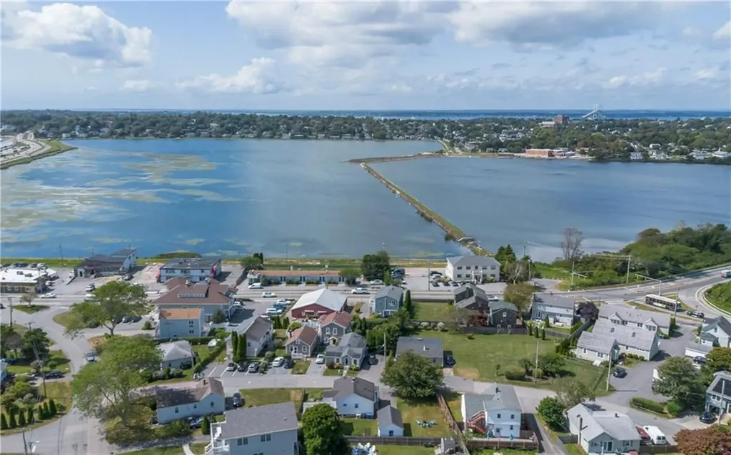 15 Seascape Avenue Middletown RI 02842