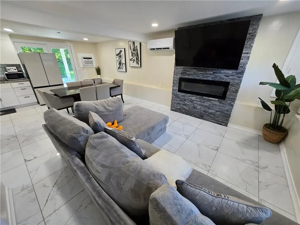 35 Hines Farm Road Cranston RI 02921