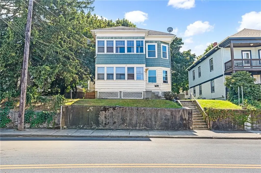 152 154 Pidge Avenue Pawtucket RI 02860