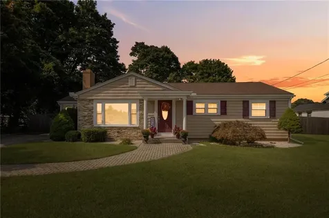 370 River Road Lincoln RI 02865