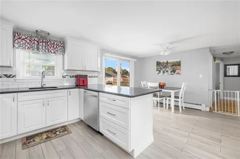 370 River Road Lincoln RI 02865