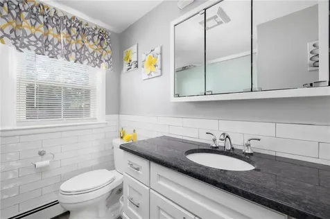 370 River Road Lincoln RI 02865