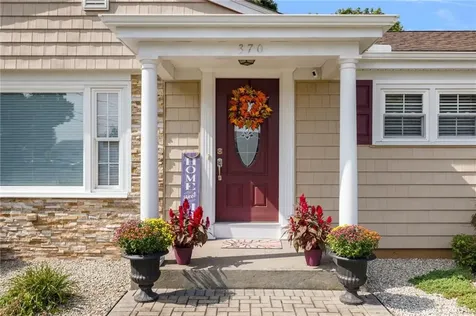 370 River Road Lincoln RI 02865