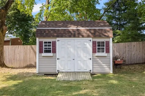 370 River Road Lincoln RI 02865