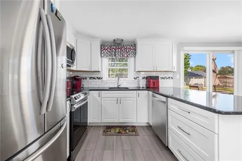 370 River Road Lincoln RI 02865