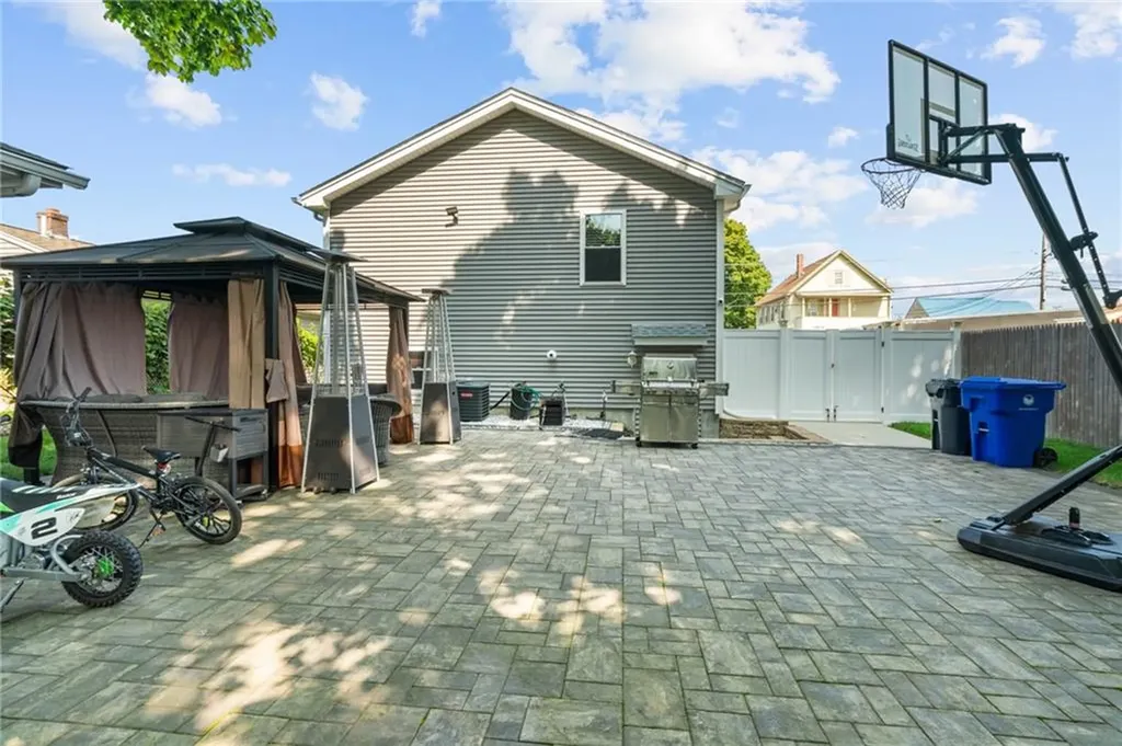 47 Harris Street Pawtucket RI 02861