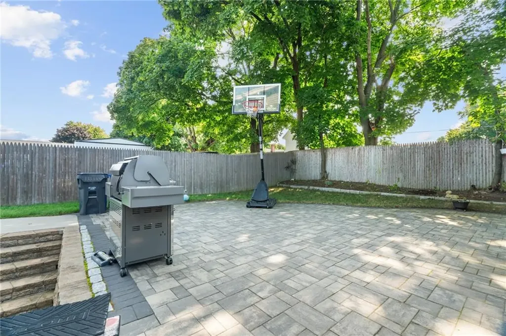 47 Harris Street Pawtucket RI 02861
