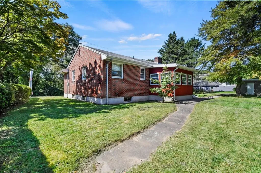 23 Perkins Avenue Westerly RI 02891