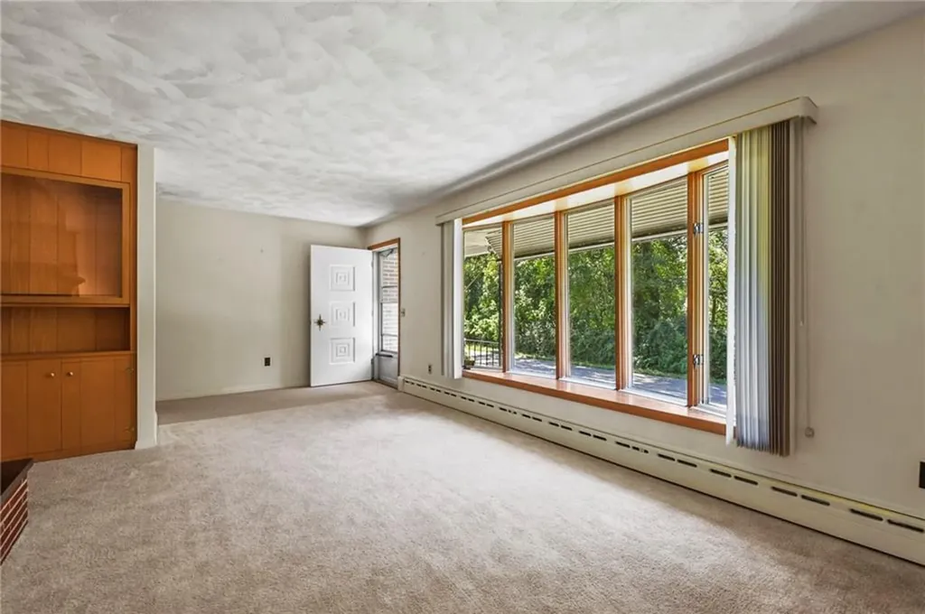 23 Perkins Avenue Westerly RI 02891