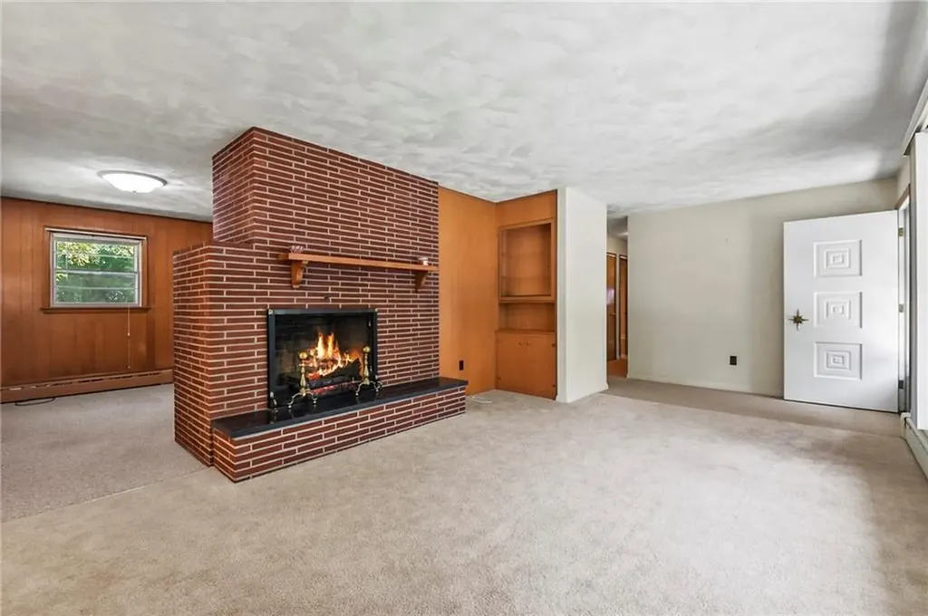 23 Perkins Avenue Westerly RI 02891