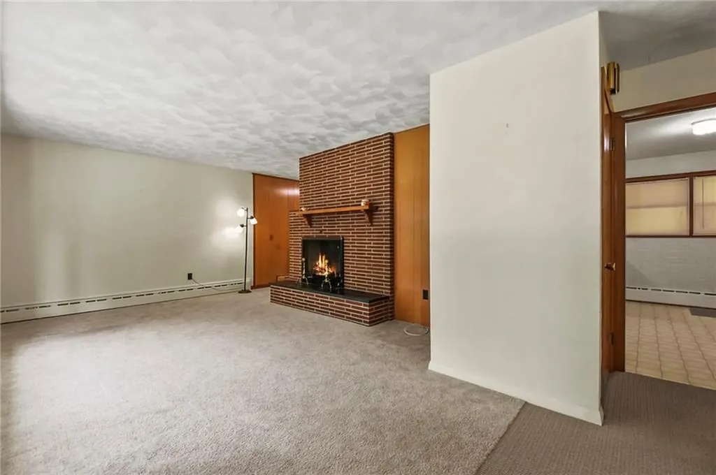 23 Perkins Avenue Westerly RI 02891