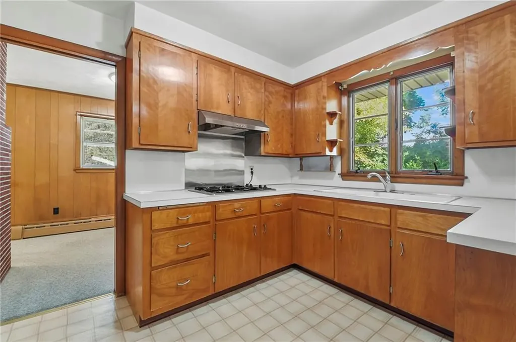 23 Perkins Avenue Westerly RI 02891