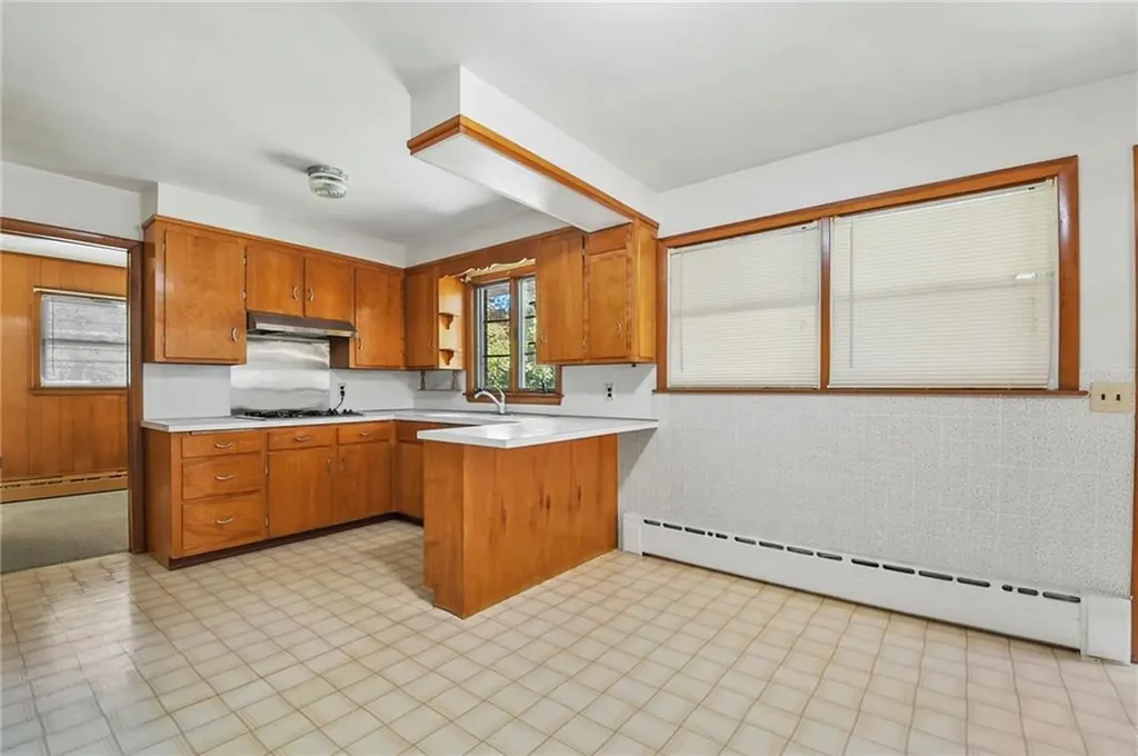 23 Perkins Avenue Westerly RI 02891