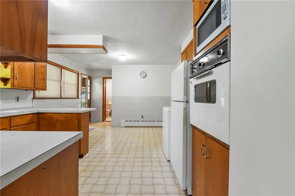 23 Perkins Avenue Westerly RI 02891