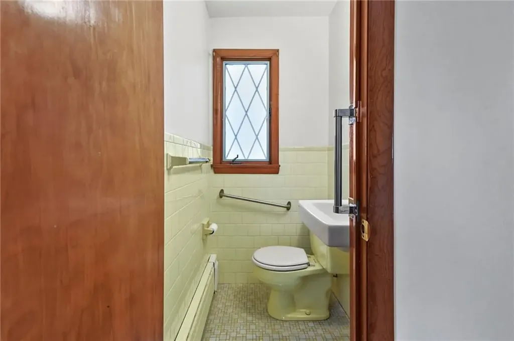 23 Perkins Avenue Westerly RI 02891