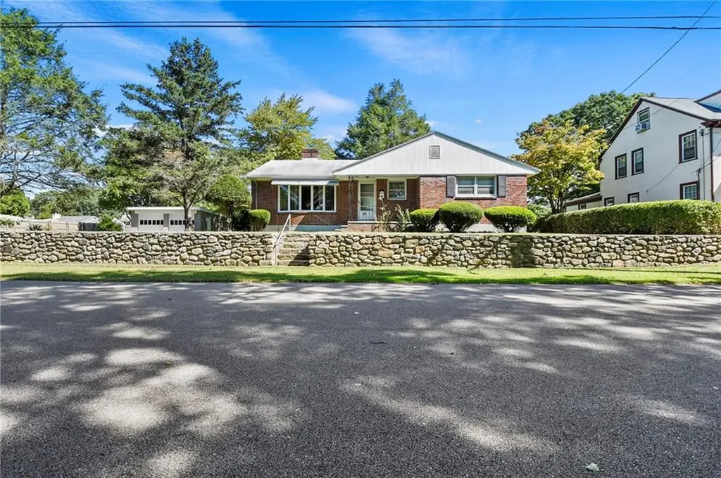 23 Perkins Avenue Westerly RI 02891