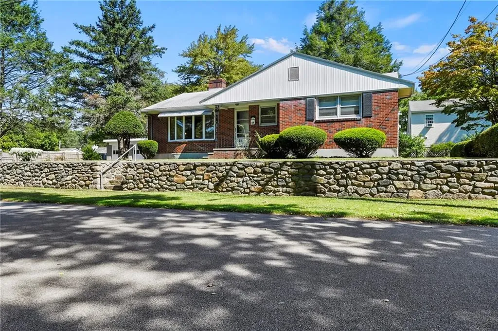 23 Perkins Avenue Westerly RI 02891