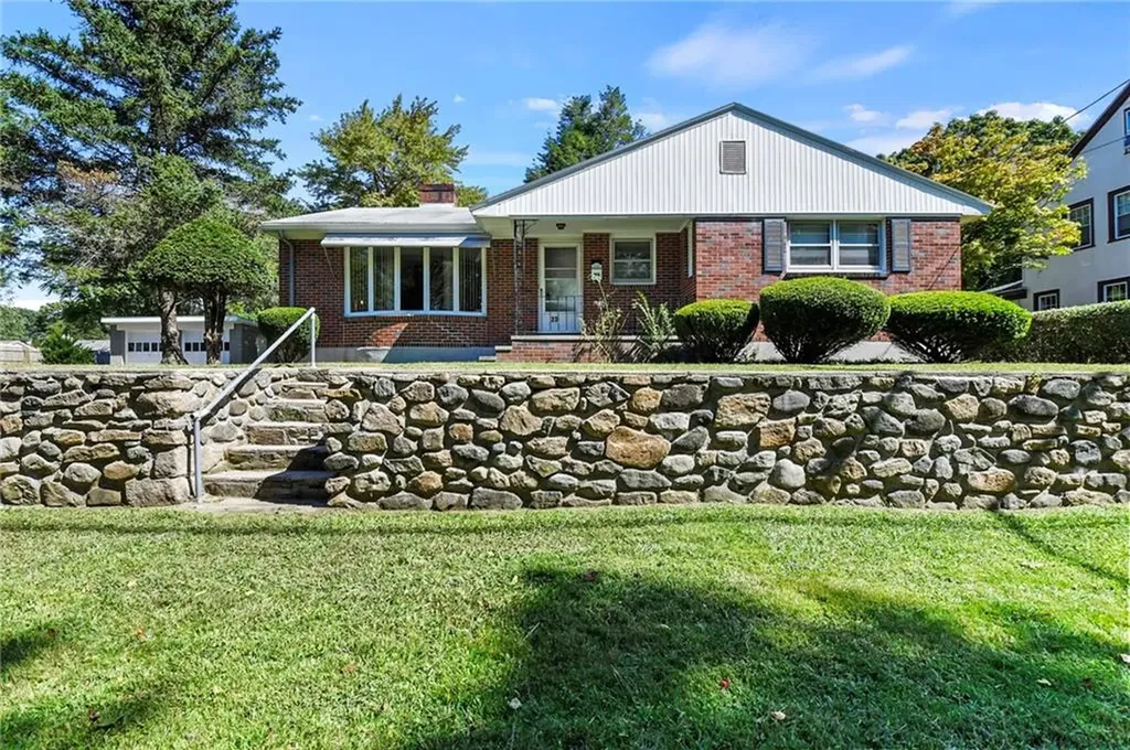 23 Perkins Avenue Westerly RI 02891
