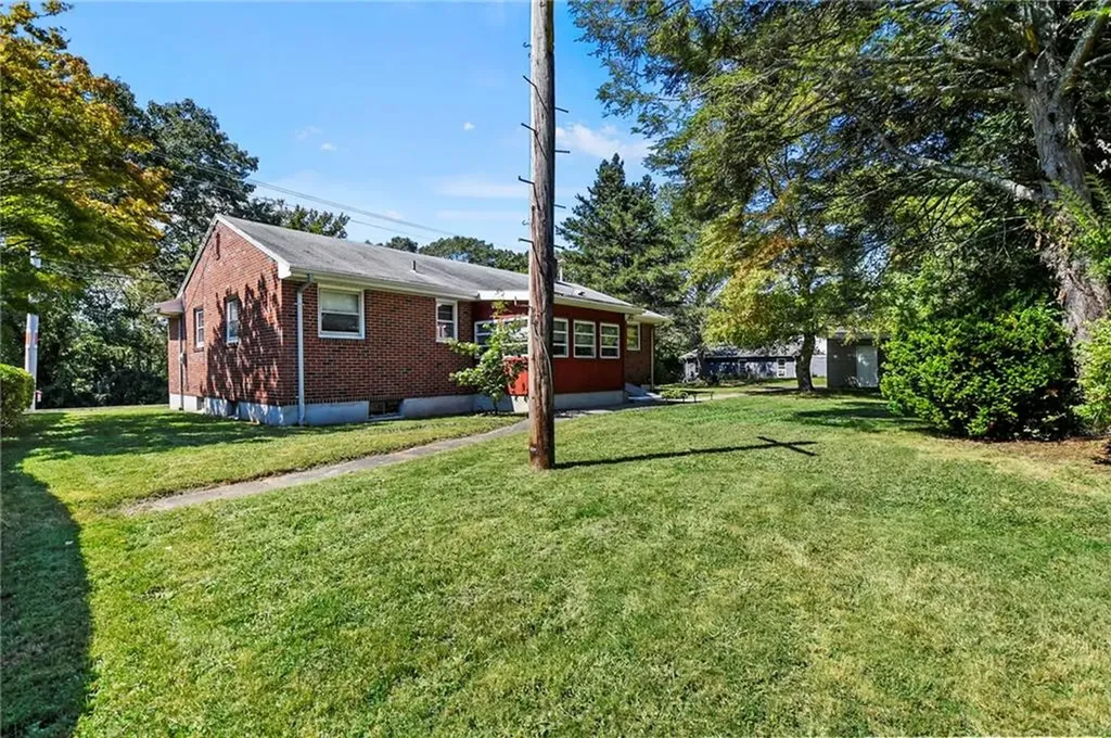 23 Perkins Avenue Westerly RI 02891