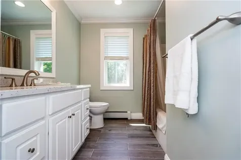 1180 Middle Road East Greenwich RI 02818