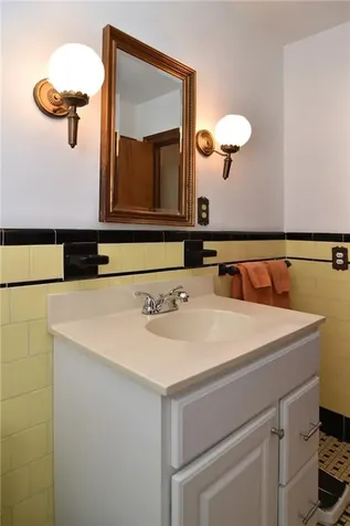 177 Midwood Street Cranston RI 02910