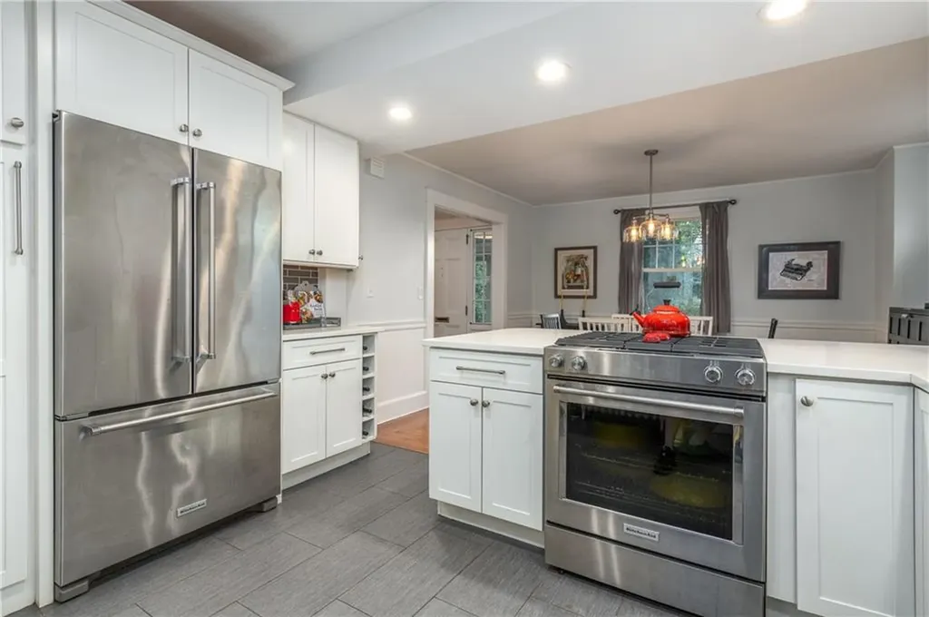 335 Rochambeau Avenue Providence RI 02906