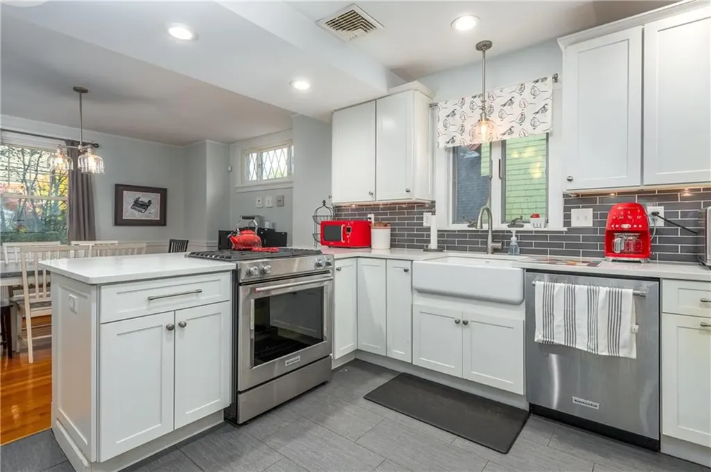 335 Rochambeau Avenue Providence RI 02906