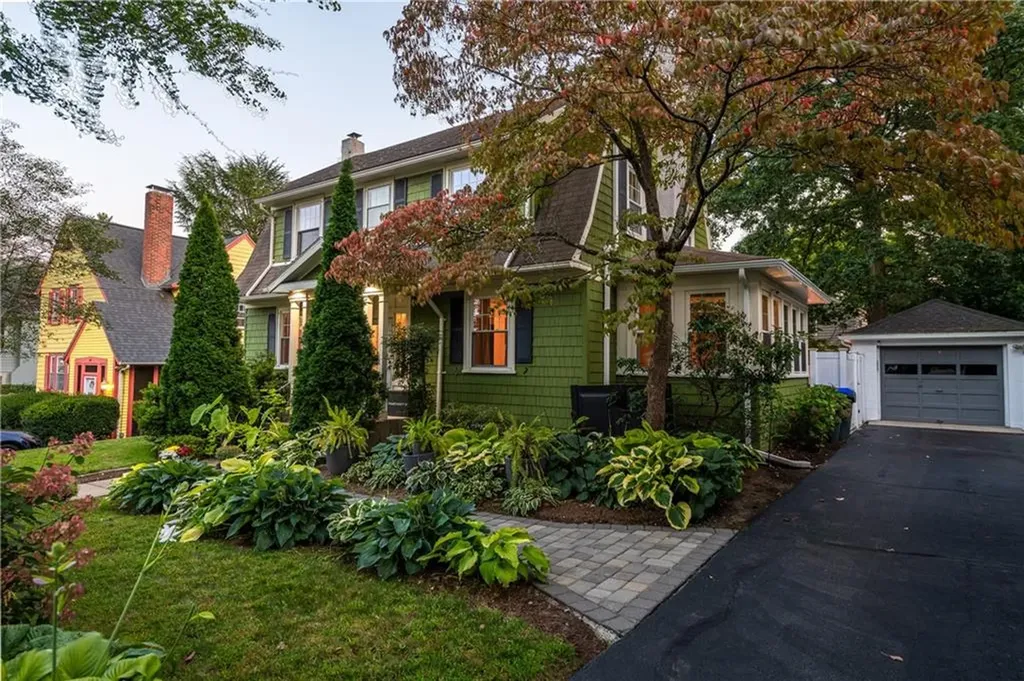 335 Rochambeau Avenue Providence RI 02906