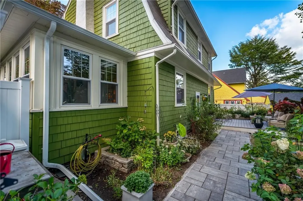 335 Rochambeau Avenue Providence RI 02906