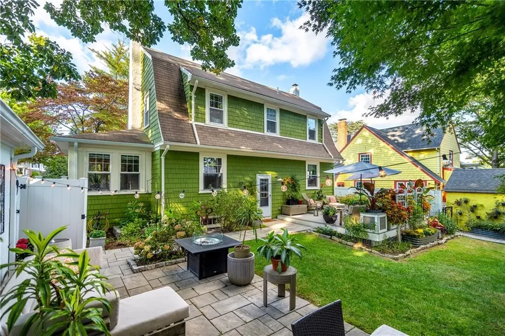 335 Rochambeau Avenue Providence RI 02906
