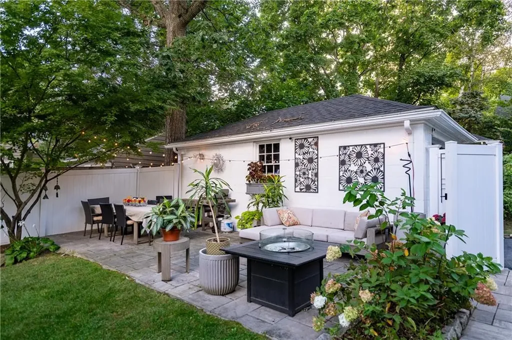 335 Rochambeau Avenue Providence RI 02906