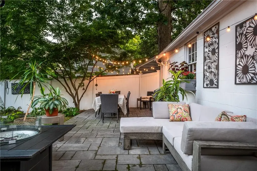 335 Rochambeau Avenue Providence RI 02906