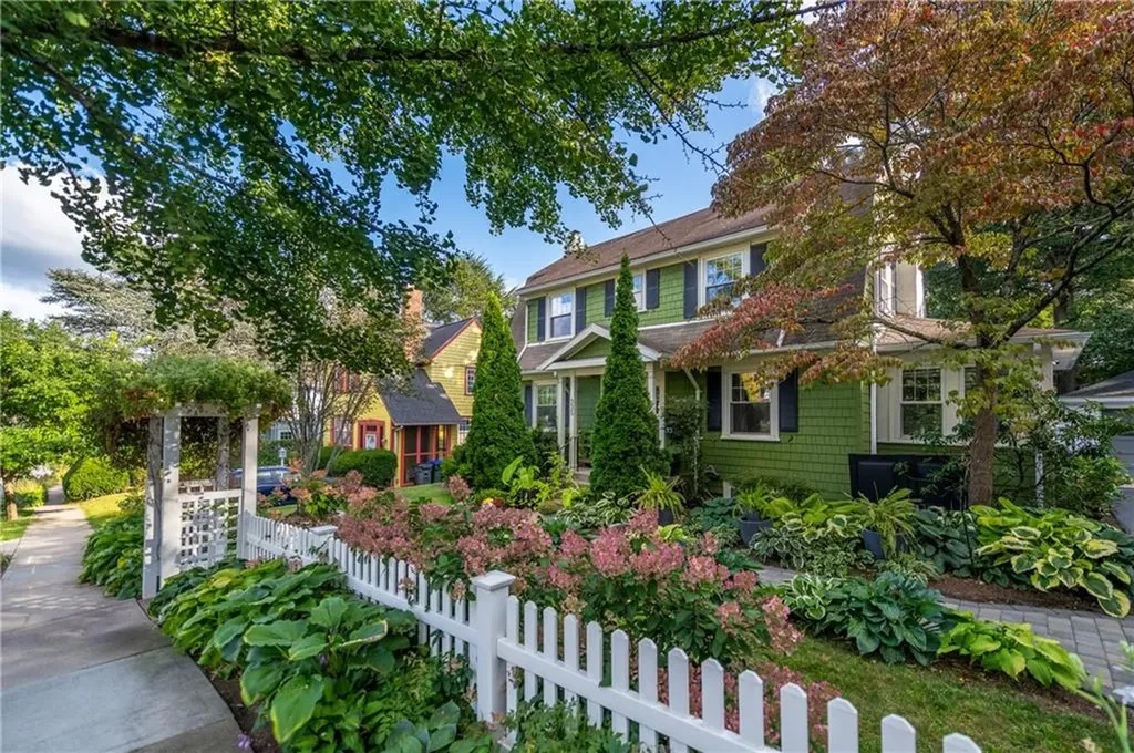 335 Rochambeau Avenue Providence RI 02906