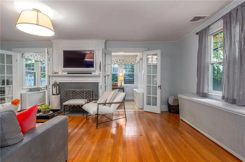 335 Rochambeau Avenue Providence RI 02906